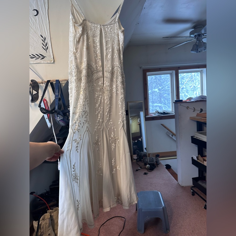 BHLDN NAOMI Wedding Dress - SIZE 8, Hemmed for someone 5”2